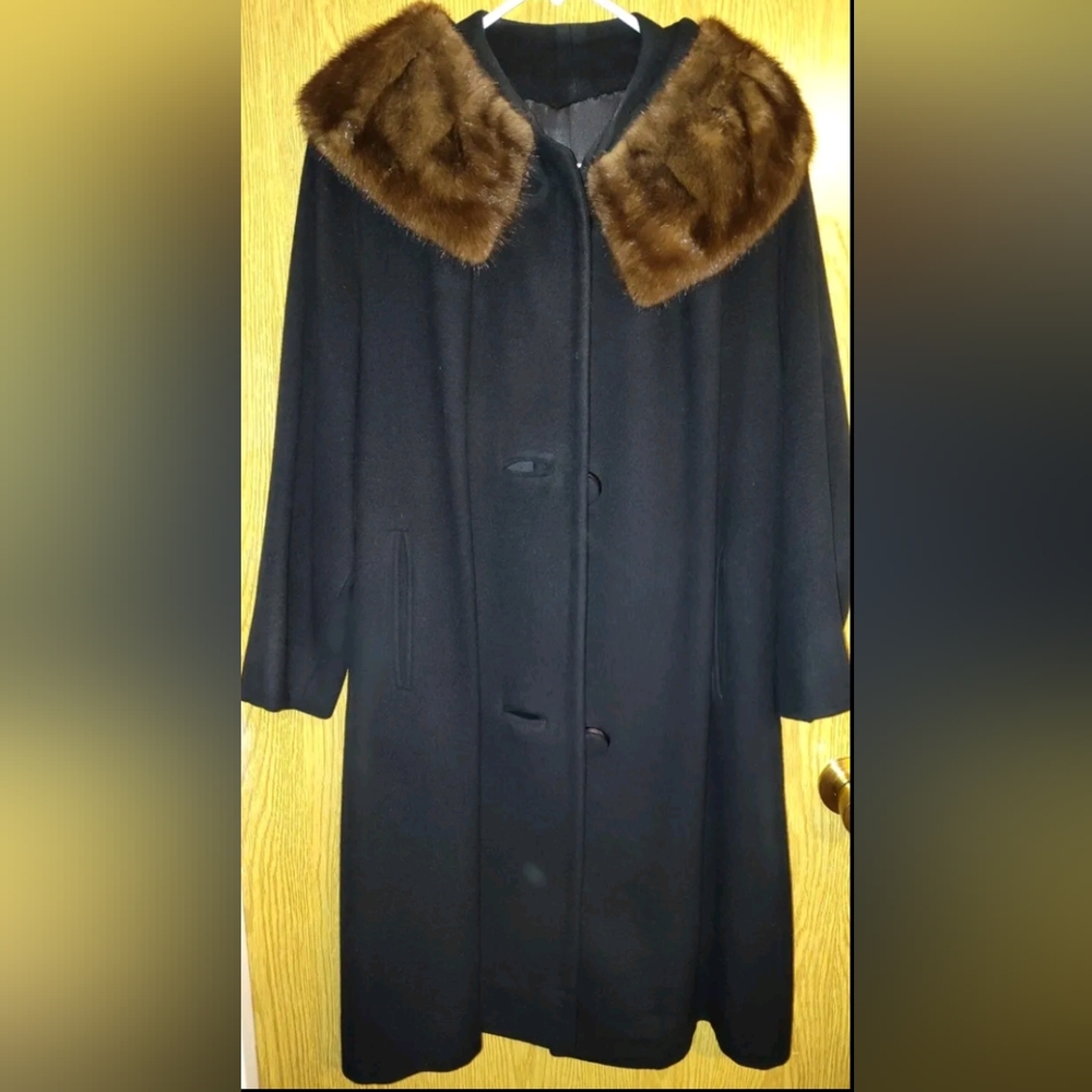 100% Cashmere,Mink Collar Vintage Sutroock Coat